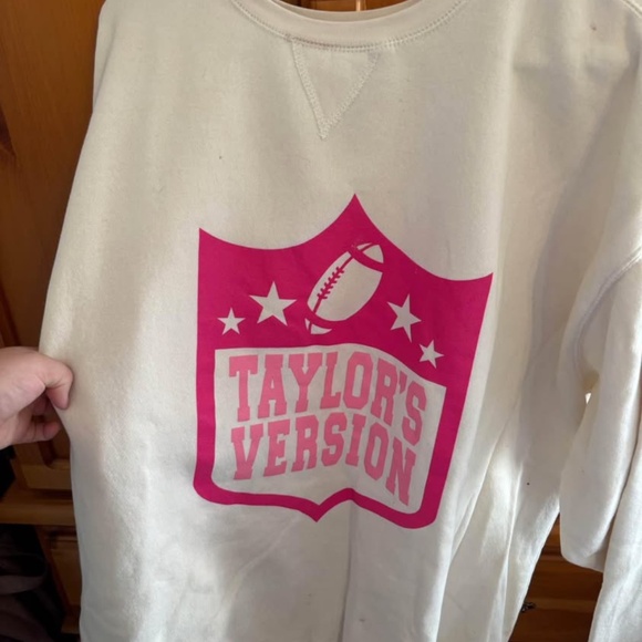 Taylor’s version crewneck sweater - Picture 2 of 4